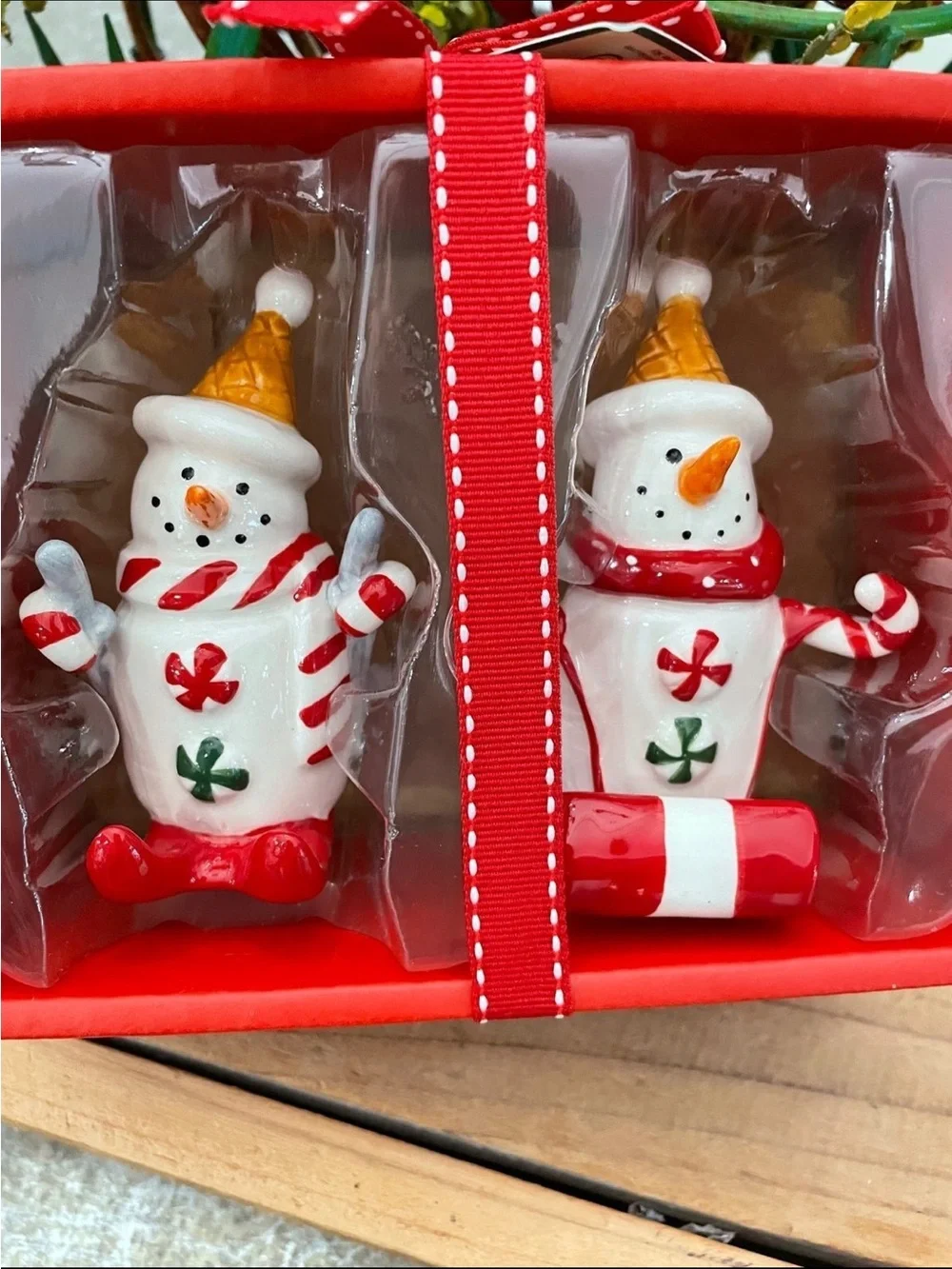 BLUE SKY CLAYWORKS 2022 CHRISTMAS SNOWMAN SALT & PEPPER SET